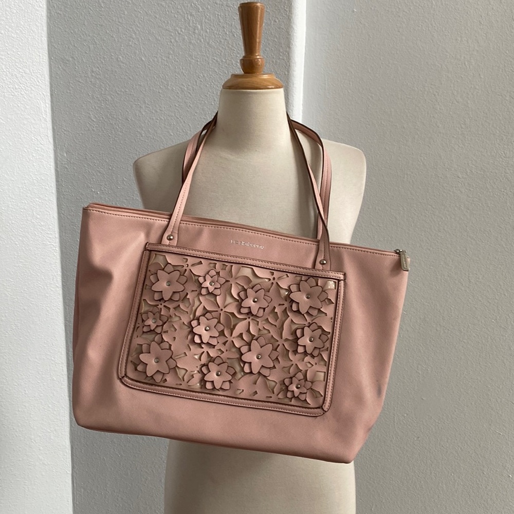 Liz Claiborne Carving Floral Shoulder Bag.